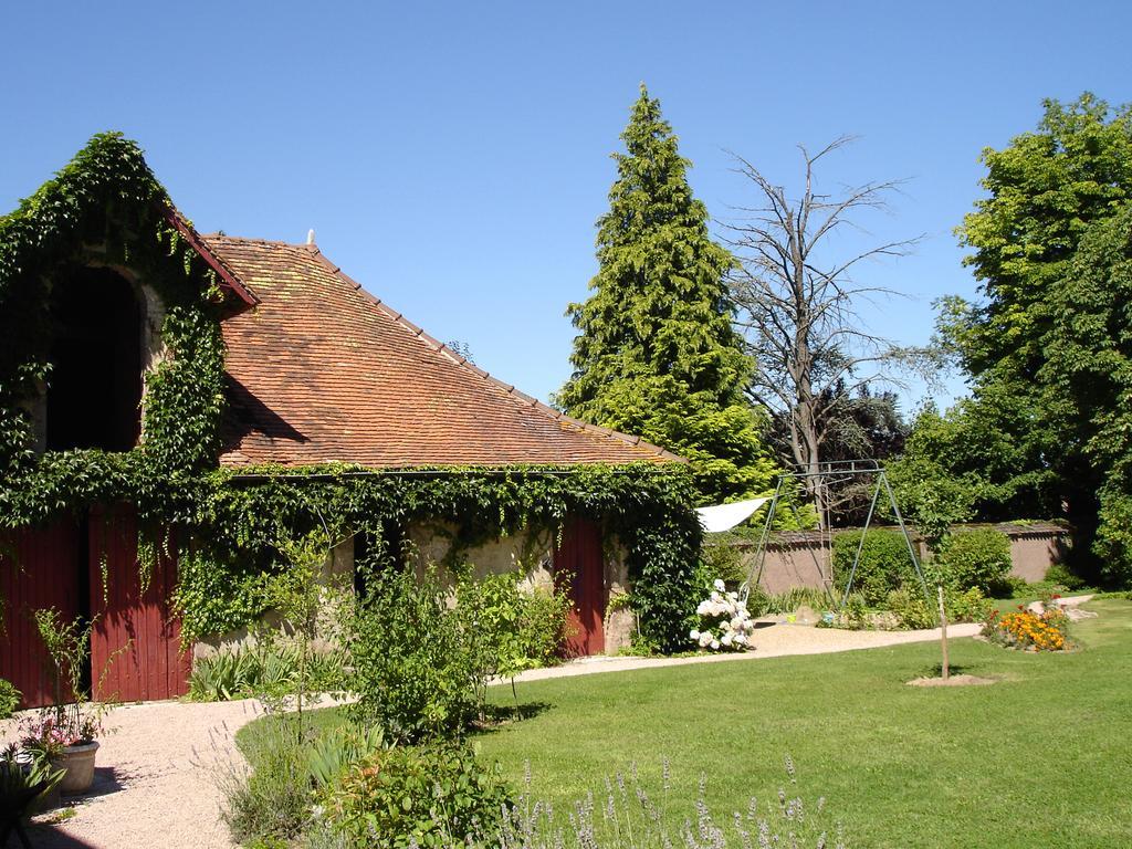 Au Puy Des Verites Lapalisse Exterior foto