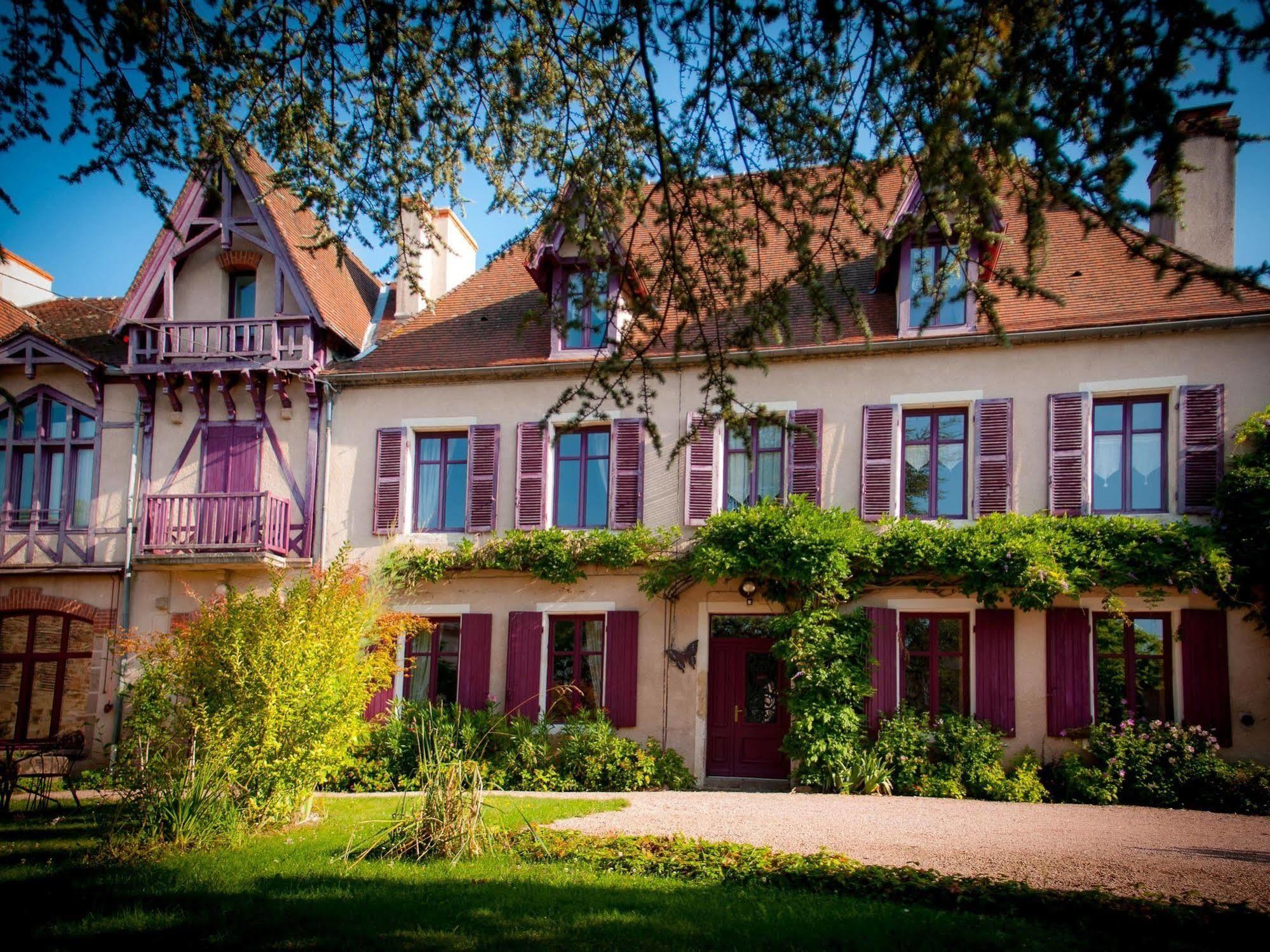 Au Puy Des Verites Lapalisse Exterior foto