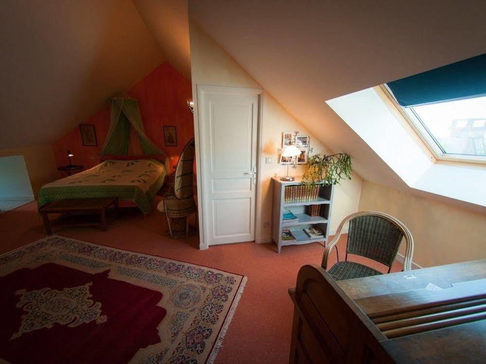 Au Puy Des Verites Lapalisse Exterior foto