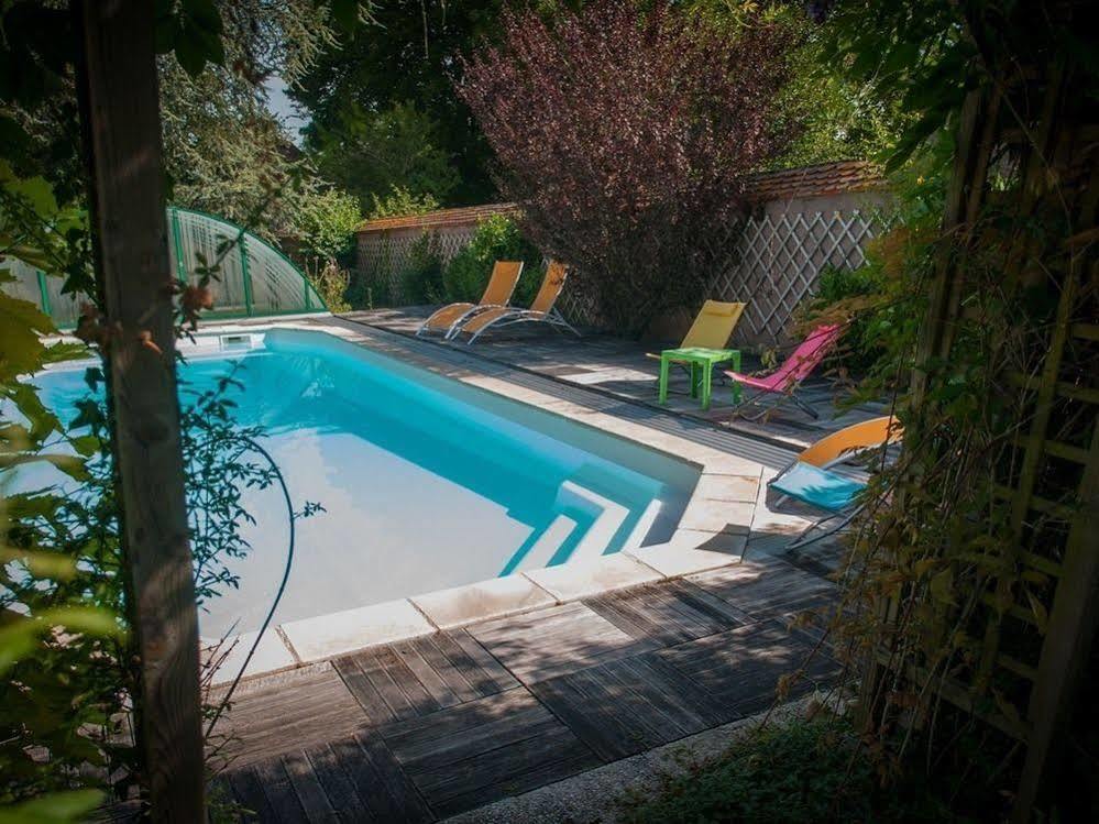 Au Puy Des Verites Lapalisse Exterior foto