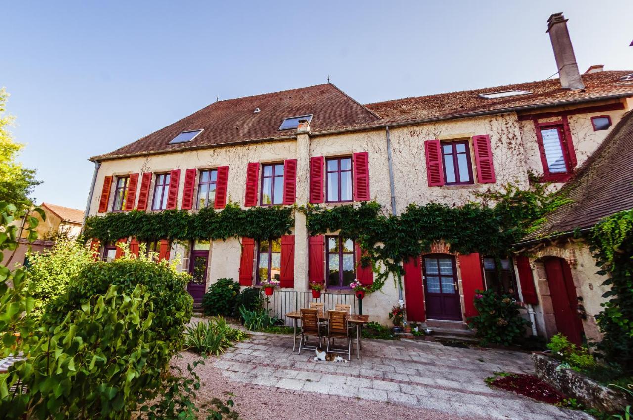 Au Puy Des Verites Lapalisse Exterior foto